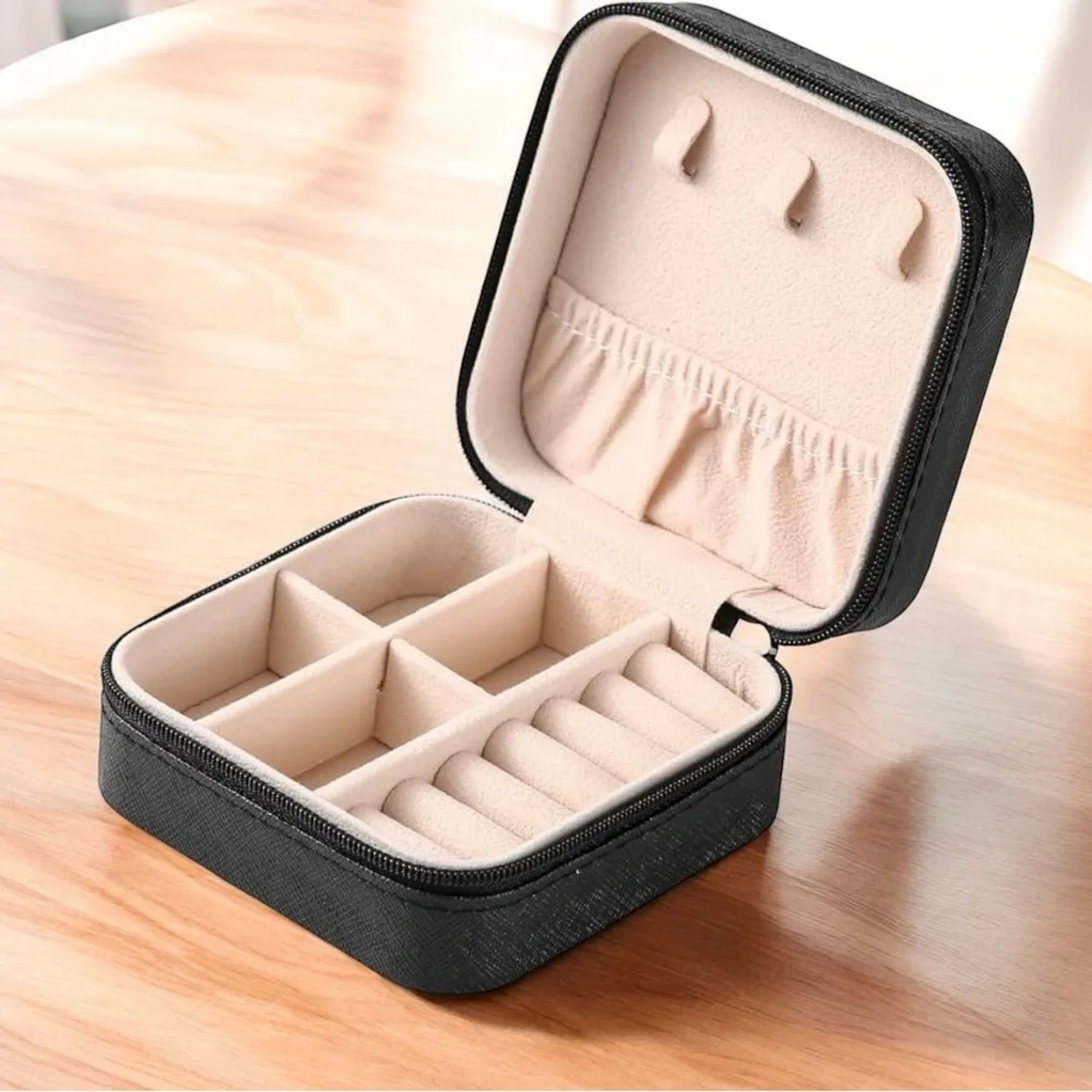 Black Travel Jewelry Case